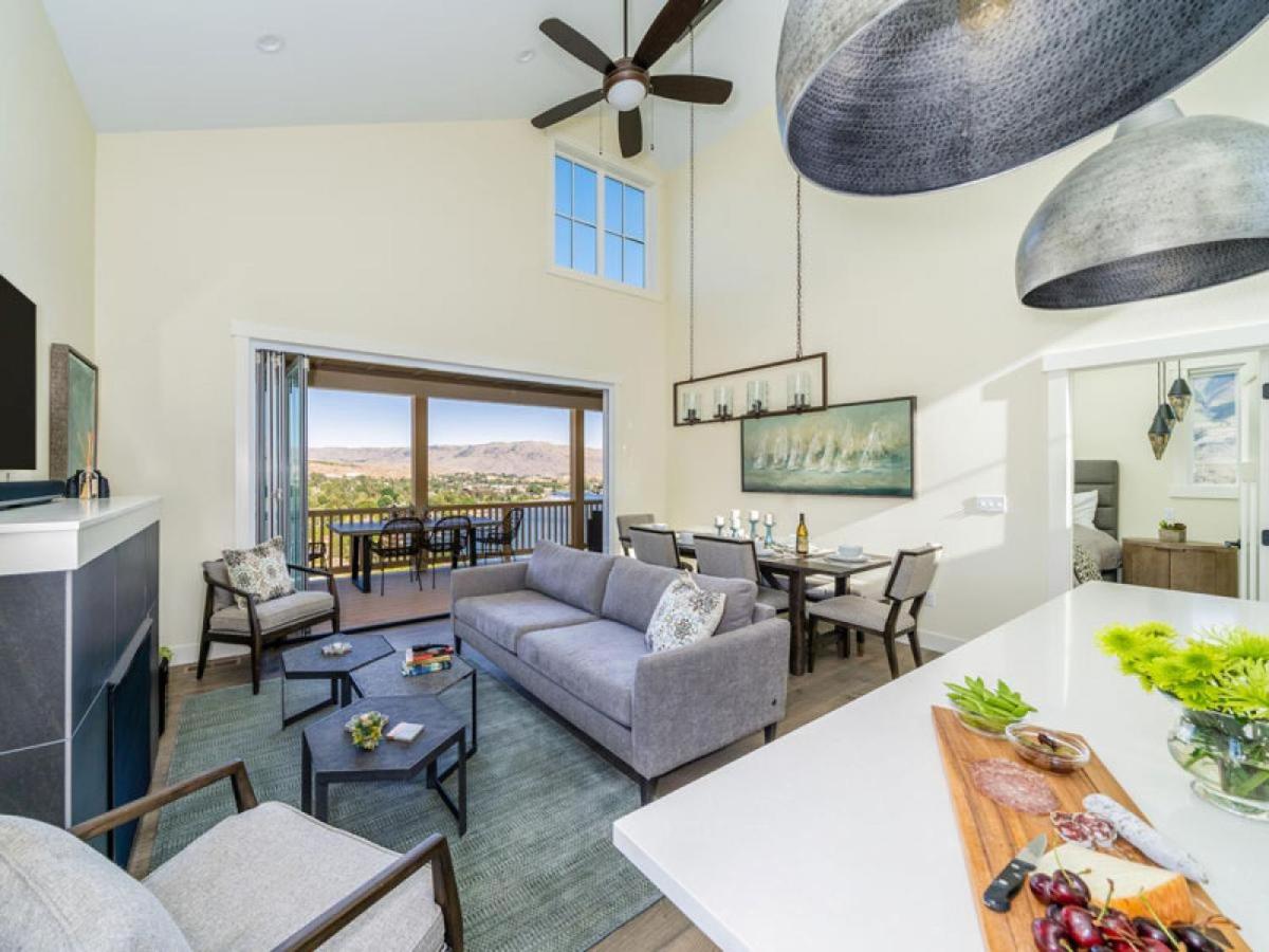 Popular attractions Area Nearby Property